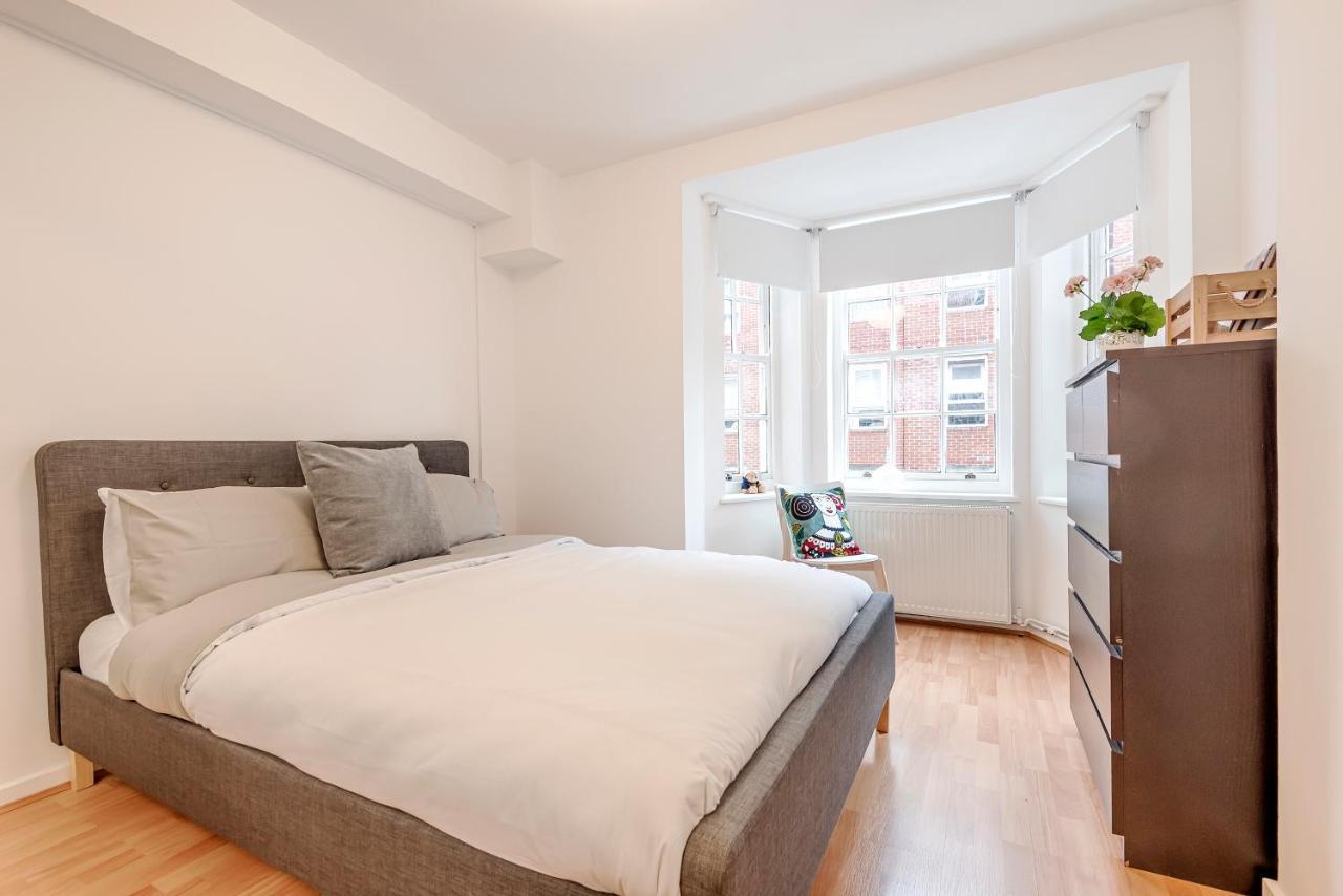 Modern One Bedroom Victoria Apartment Лондон Екстер'єр фото