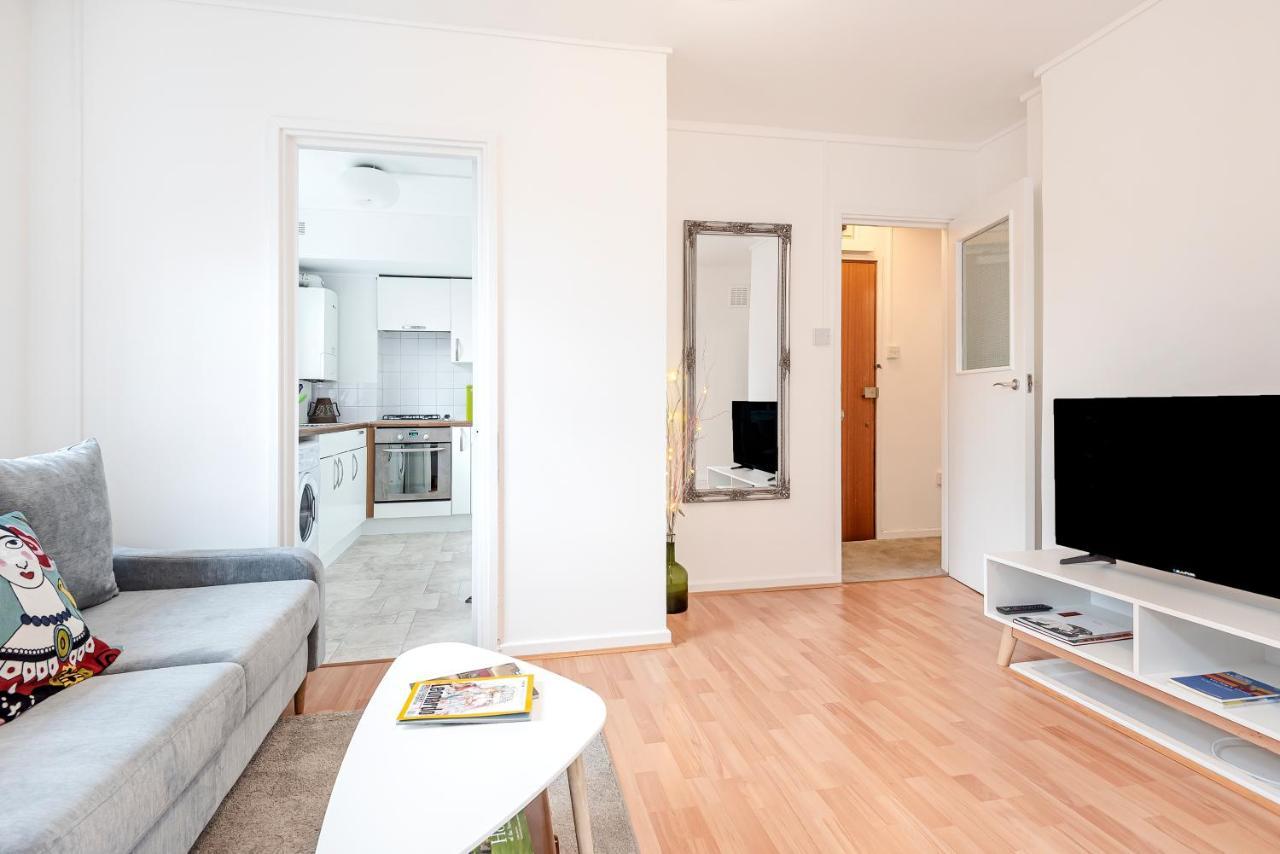 Modern One Bedroom Victoria Apartment Лондон Екстер'єр фото